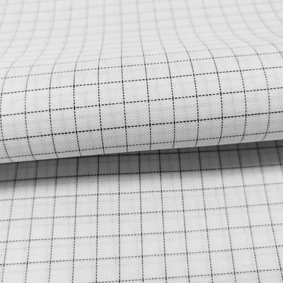 สีขาว 7MM Grid 65% โพลีเอสเตอร์ + 32% ผ้าใบ + 2% สายคาร์บอน T / C ESD ผ้ากันสแตติก สําหรับเสื้อผ้าห้องสะอาด