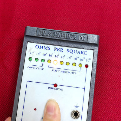 ผ้า ESD ที่กันสภาพ เสื่อมสภาพสูง และทนทานต่อการกัดกร่อน ความทนทานบนผิว 10e6 10e9ohms อายุการใช้งานยาวนาน