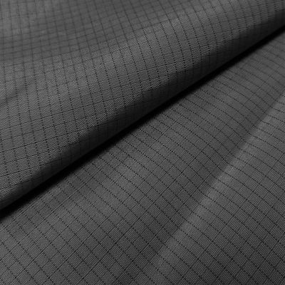 สีดํา 4mm Grid 33% ผ้าปูน 2% สายคาร์บอน สาย TC Antistatic สําหรับเสื้อผ้าทํางาน ESD