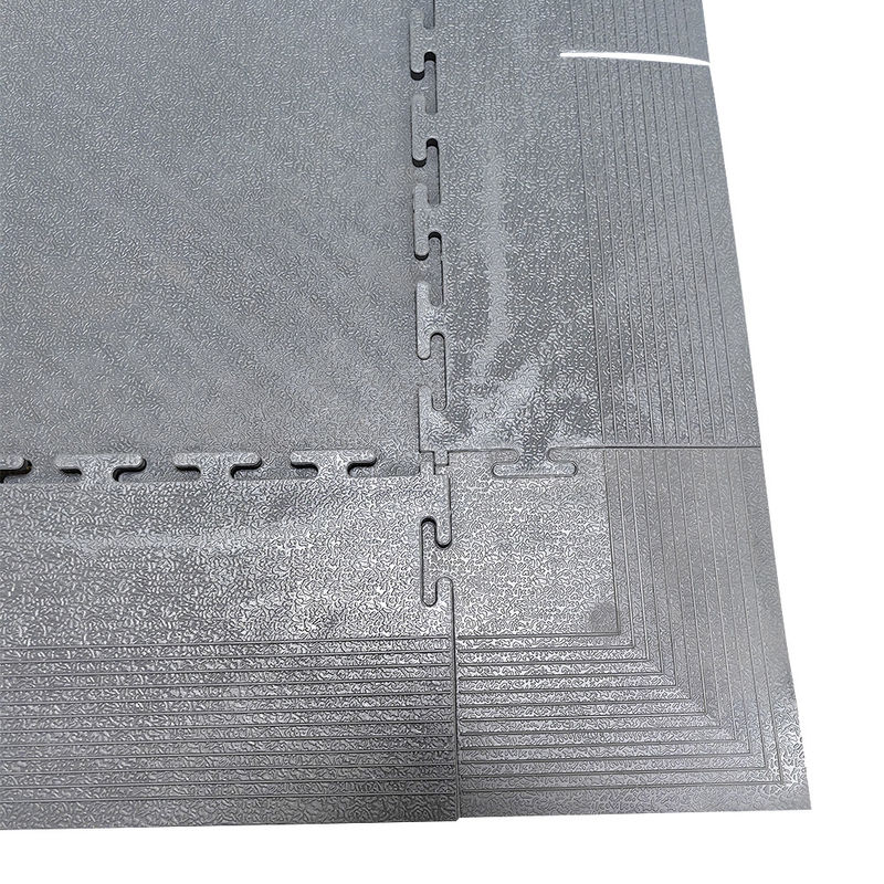 ESD PVC Floor Tile Interlocking ESD Floor Mat แอนติสตาติก โต๊ะพื้นสําหรับอุตสาหกรรม